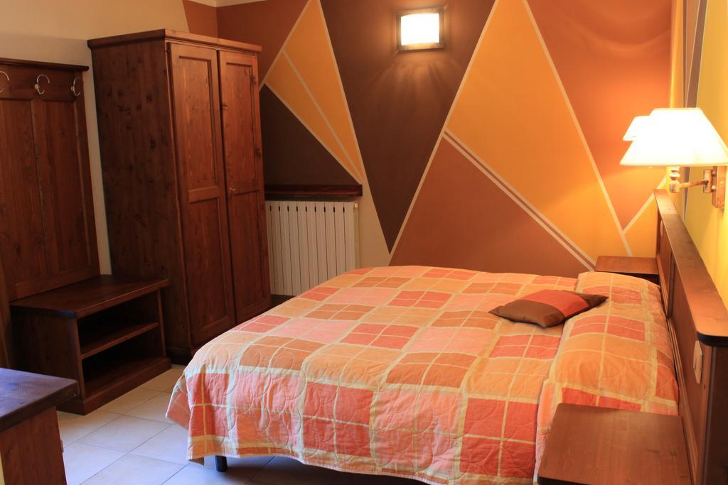 Chalet Seggiovia Pontechianale Zimmer foto