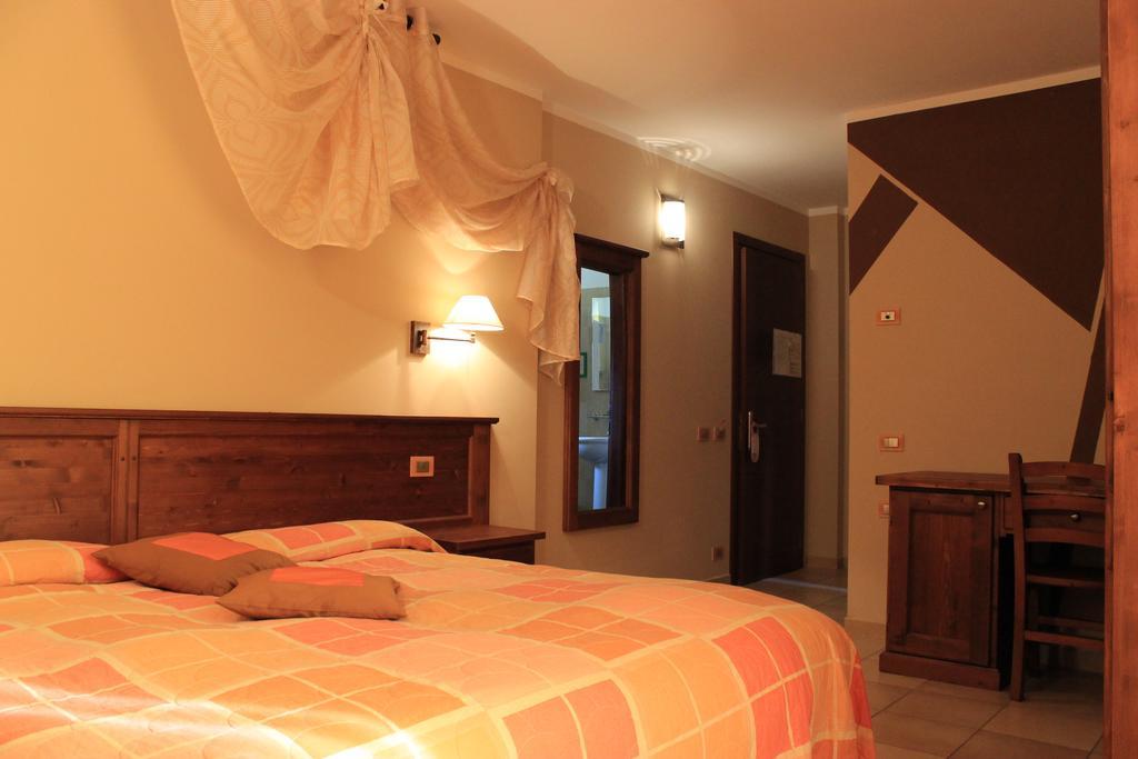 Chalet Seggiovia Pontechianale Zimmer foto